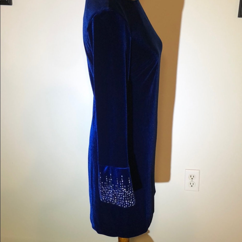 Royal blue bell sleeve dress with accented sleeve - Picture 6 of 9